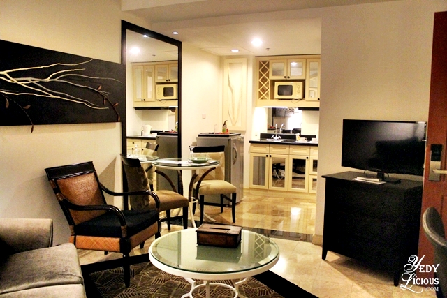 Living Are and Kitchenette of the Executive Suite of Vivere Hotel