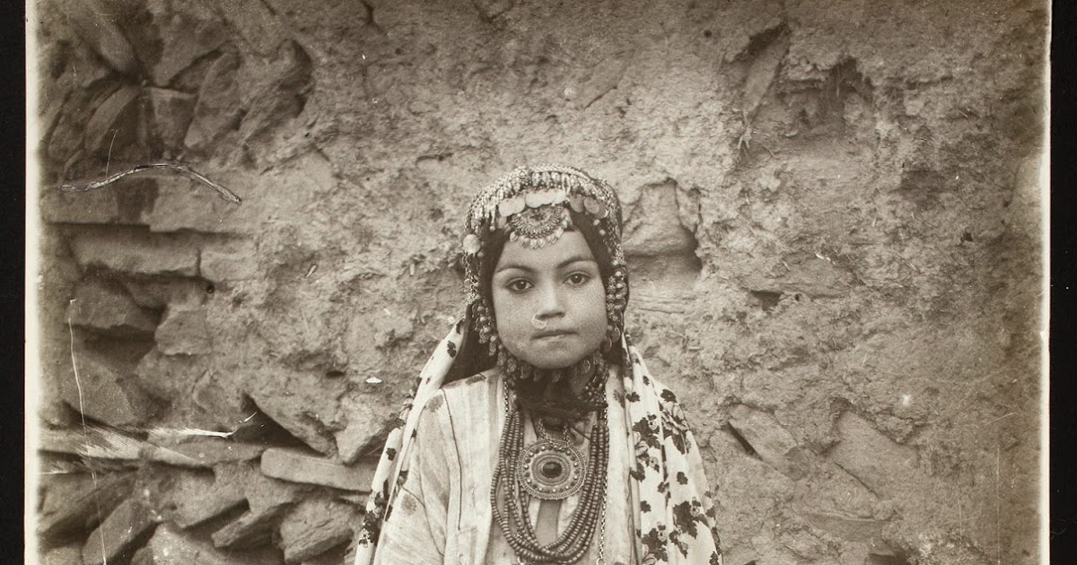 Eshkol HaKofer: Pictures of Persia: henna in the photography of Antoin ...