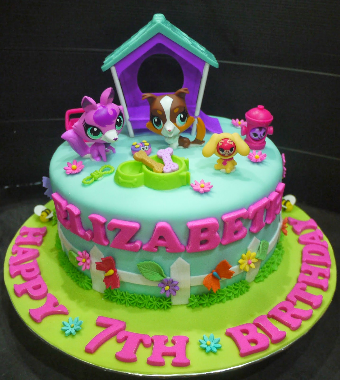 Cupcake Divinity Little Pets Shop cake