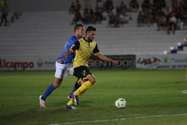 El Marbella FC suma su segunda victoria en Linares (1-2)