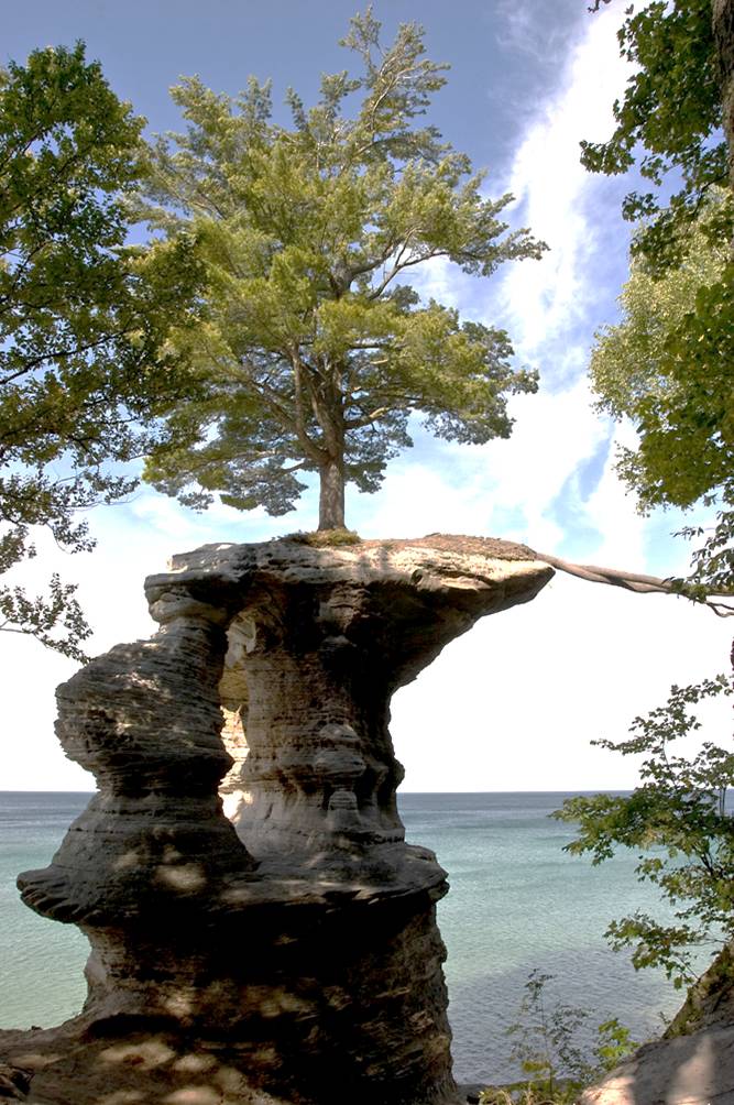 chapel+rock+lake+michigan+Pictured+Rocks