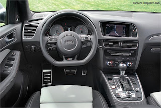 Audi SQ5 TDI interior and steering