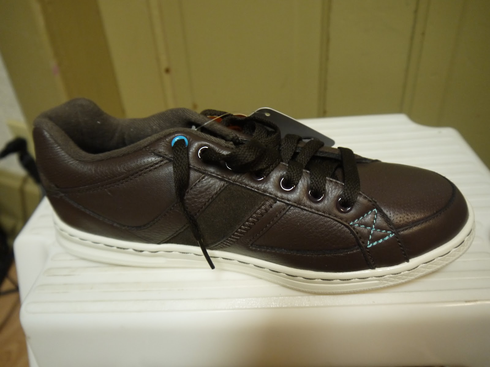 Crocs Lo Pro Leather Sneaker