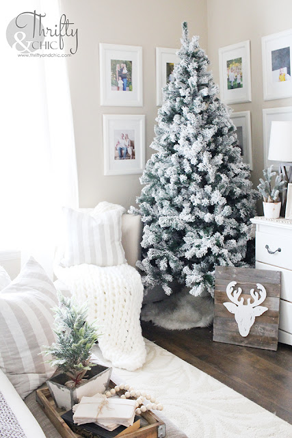 Winter decor and decorating ideas. Winter bedroom decor. How to decorate after Christmas. Farmhouse bedroom decor. Neutral bedroom decor and ideas. White and cream bedroom. Board and batten bedroom ideas. 
