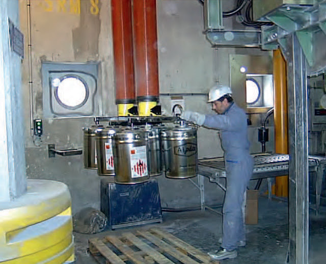 Drum Lifter for Material Handling Needs