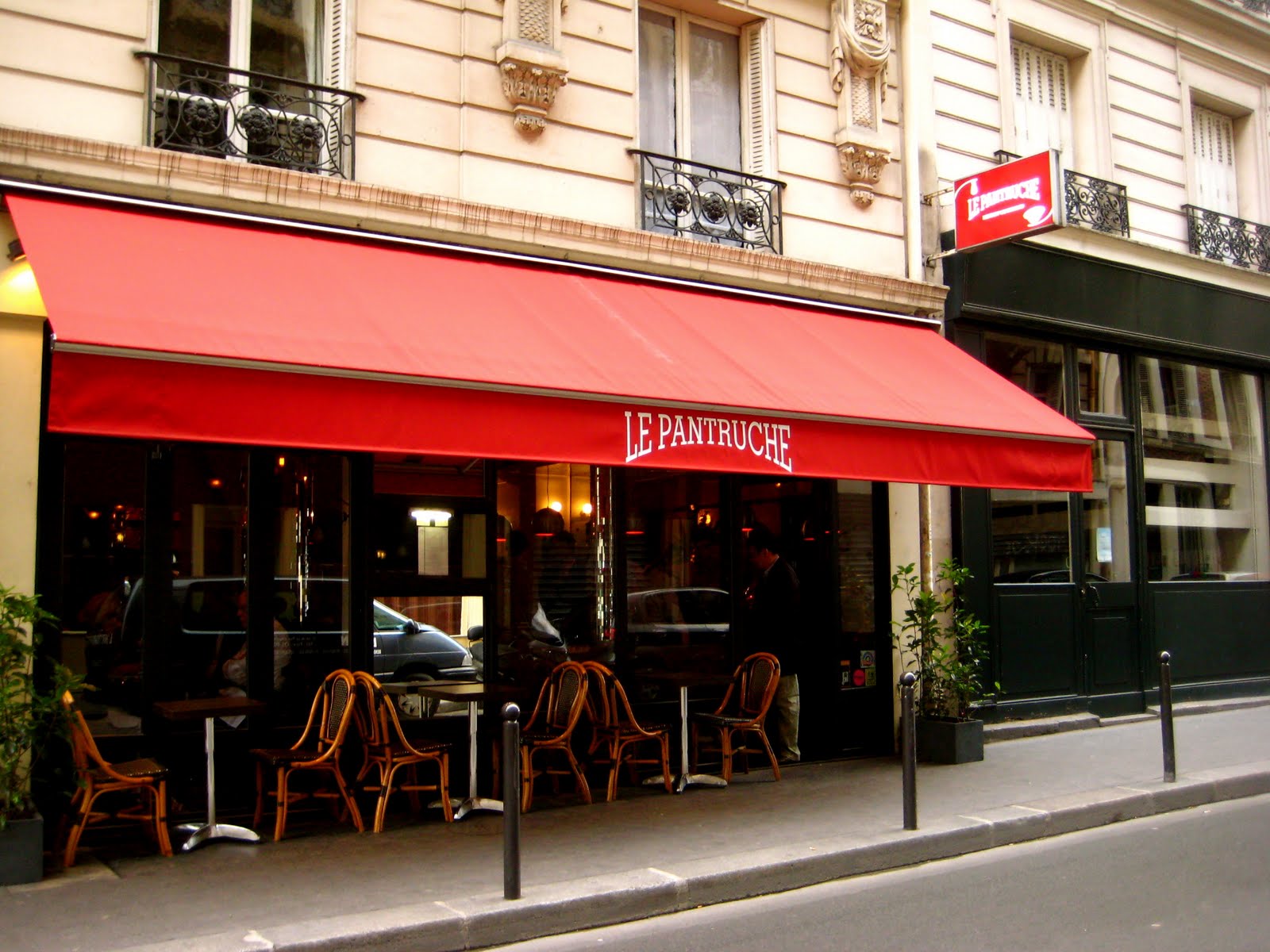 Le Pantruche 3 Rue Victor Massé 75009 Paris ТОП 10 САМЫХ РОМАНТИЧЕСКИХ РЕСТОРАНОВ В ПАРИЖЕ