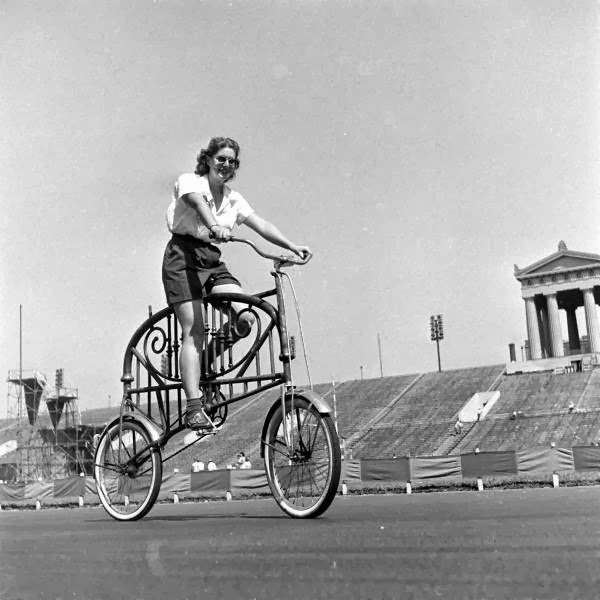 Bicycle+Pageant,+1948+(3).jpg