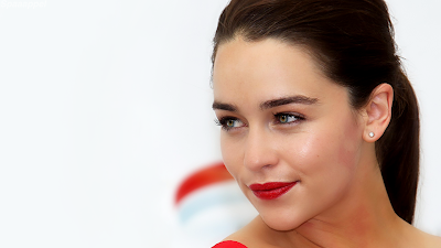 Emilia Clarke HD Wallpaper Emilia Clarke HD Wallpaper
