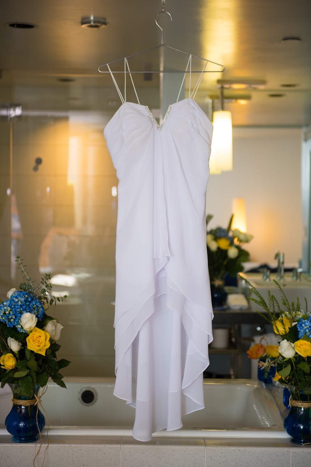 Bob Hoffman Photography Video Kim Ryan Tower 23 Pacific They Said Their Vows In Front Of Closest Friends Family Then Celebrated With Cake Champagne Dream Day Wedding Was Put Together By Rhonda