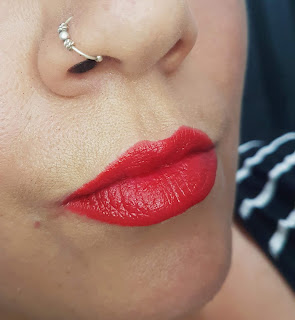 swatch_smart_lips_moisturising_lipstick_golden_rose_cookies_makeup_mama_syca_beaute_hivency 
