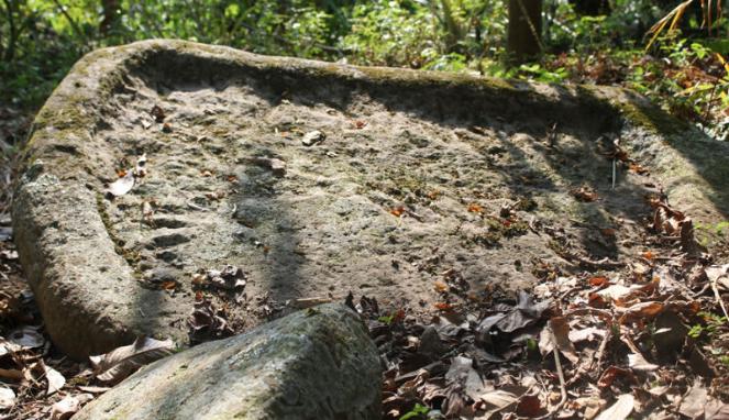 Misteri! Inilah 9 Jejak Kaki Misterius Yang Ada di Indonesia Misteri! Inilah 9 Jejak Kaki Misterius Yang Ada di Indonesia