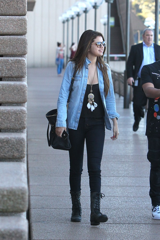 PINKY CANDIES Selena Gomez con Alfredo Flores en Sidney