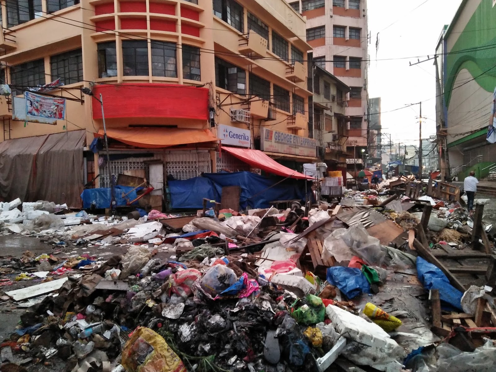 Heaps of Garbage Dot Streets of Metro Manila following the New Year