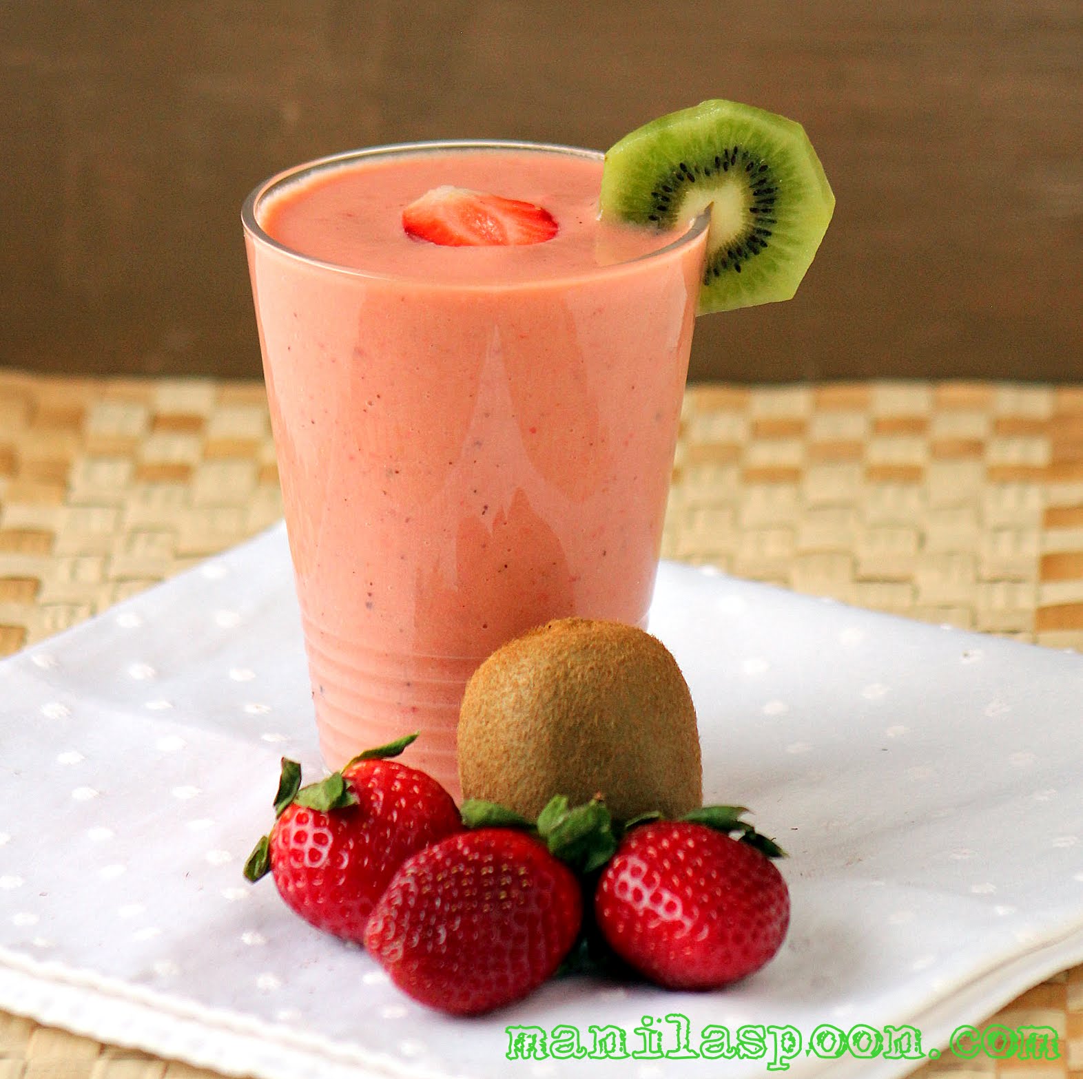 Strawberry Kiwi Smoothie - Manila Spoon