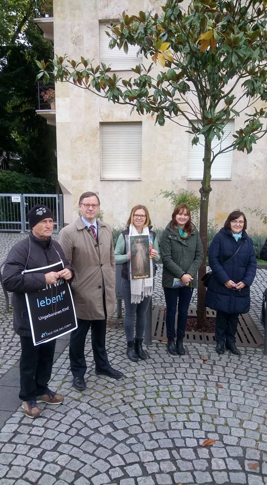 Aktion SOS LEBEN Bildgalerie Gebet für das Leben am Tag der Einheit (Aktion 40 Tage für das Leben) Aktion SOS LEBEN Bildgalerie Gebet für das Leben am Tag der Einheit (Aktion 40 Tage für das Leben)