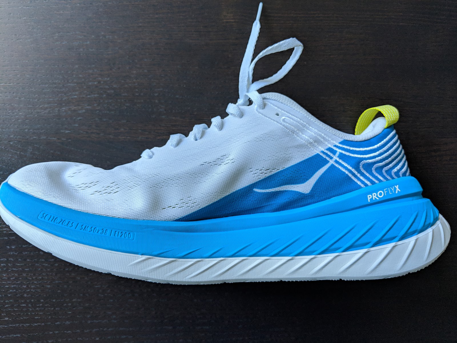 hoka carbon x wide feet