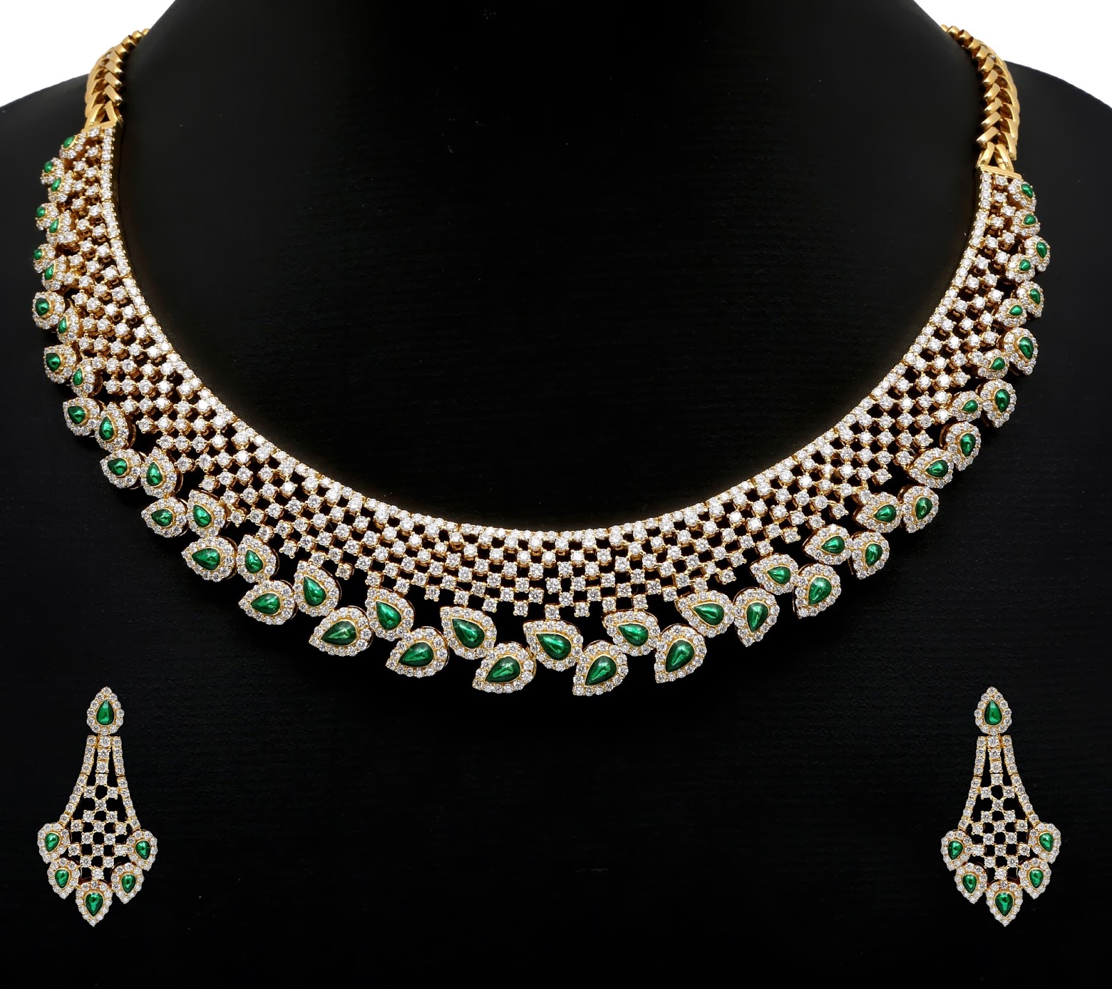 Dazzling Diamond Necklace Set  Latest Gold Jewellery Designs