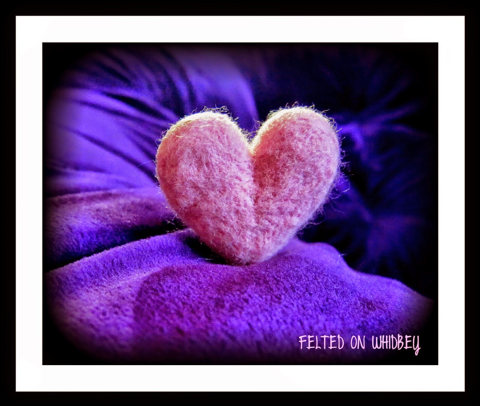 http://feltedonwhidbey.blogspot.com/2014/08/needle-felted-heart.html
