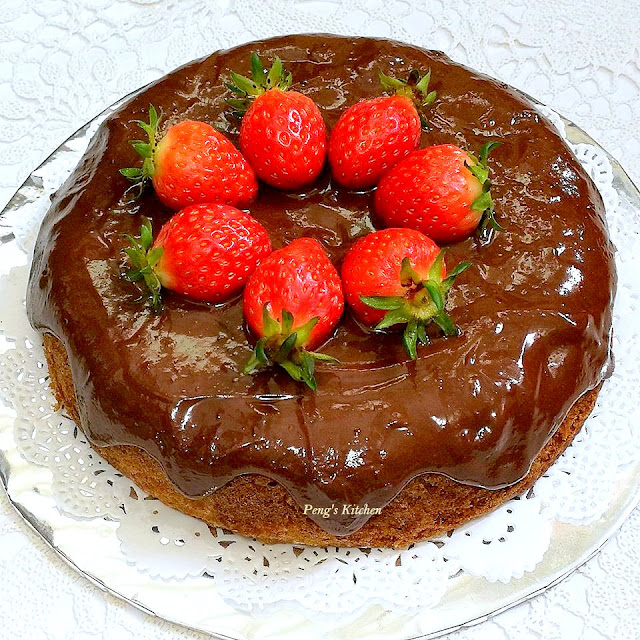 Peng's Kitchen Vanilla Cake with Greek Yogurt Chocolate Icing (Sugar Free)