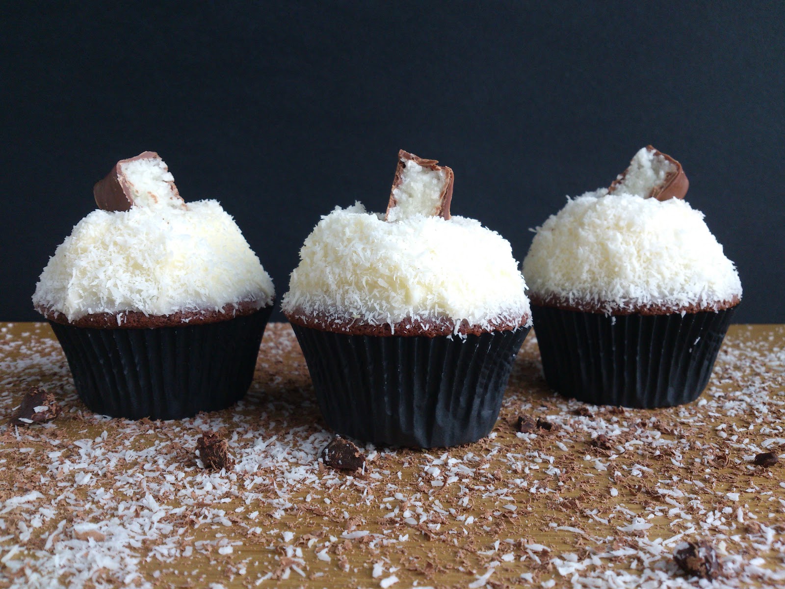 Frambuesa y Caramelo Cupcakes de coco y chocolate