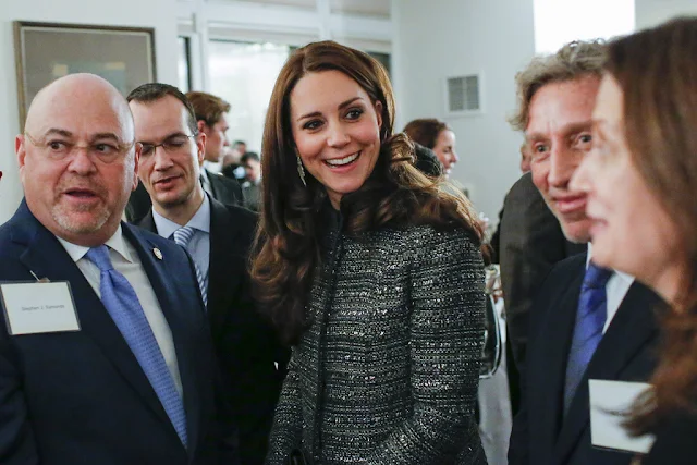 Catherine, Duchess of Cambridge meets former US Secretary of State, Hillary Clinton as Prince William, Duke of Cambridge meets Chelsea Clinton during a conservation reception at British Consul General's Residence