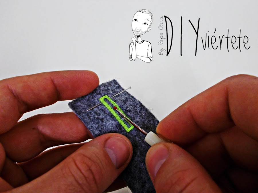 DIY-bolso-cartera-clutch-fieltro-fluor-pompones-puntadas-alfa-historiashiladas-costura-diseño-handbox-11