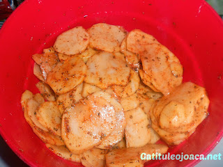 Chipsuri de cartofi picante facute in casa