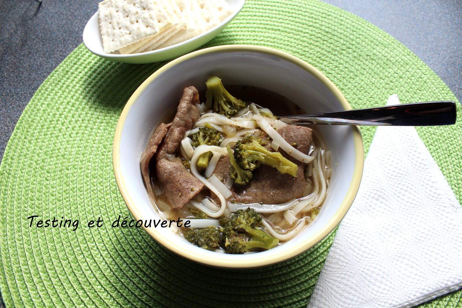 Testing et découverte Soupe asiatique au boeuf et légumes