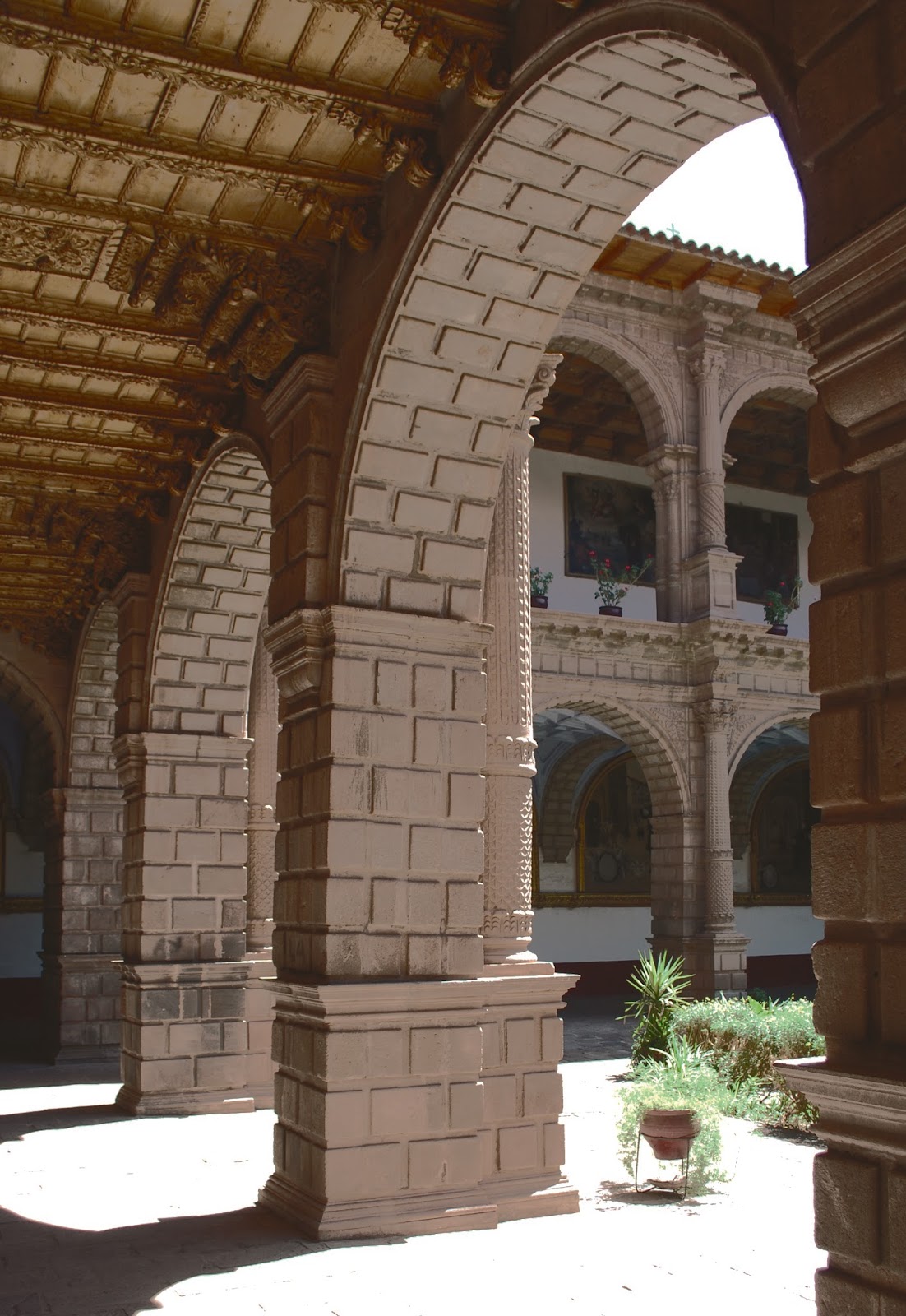 Estación 16: El Claustro del Convento Mercedario del Cusco