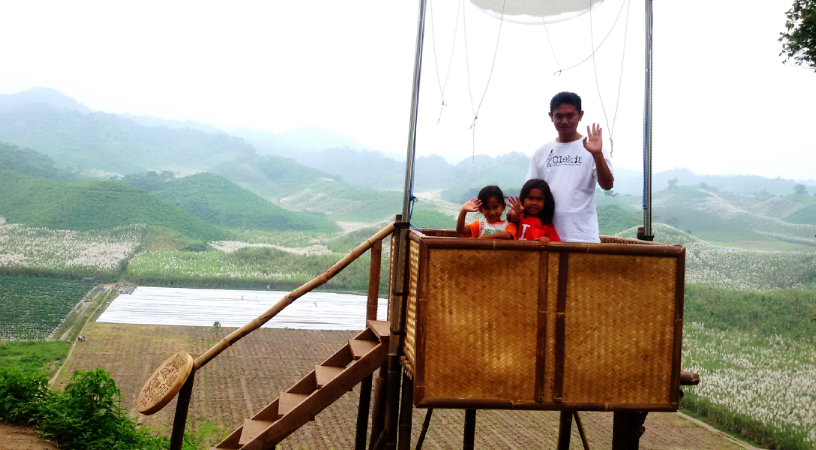 BUKIT TELETUBBIES BLITAR, BAGAI BERKELANA DI NEGERI ...