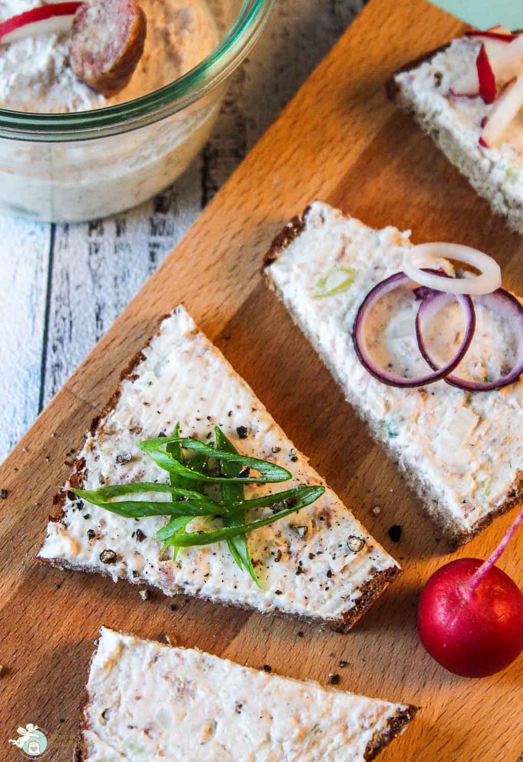 Amor&Kartoffelsack: Brotzeitaufstrich mit Frischkäse und Salami Amor&Kartoffelsack: Brotzeitaufstrich mit Frischkäse und Salami