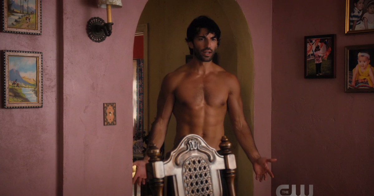 Alexis_Superfan's Shirtless Male Celebs: Justin Baldoni shirtless in Jane the Virgin Season 4, Ep 1