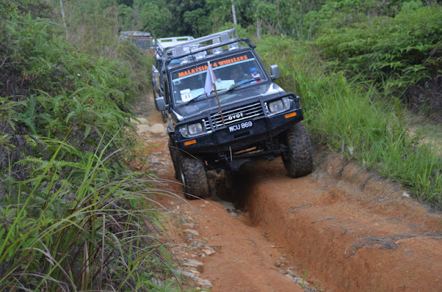 Janda Baik 4x4 Off Road Treasure Hunt, White Water Tubing Janda Baik