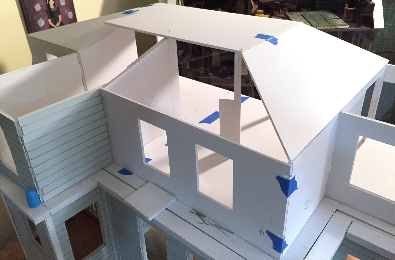 Dollhouse roof The Kinfeld