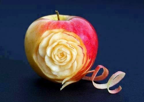 بالصور اكتشفو فن النحت علي التفاح