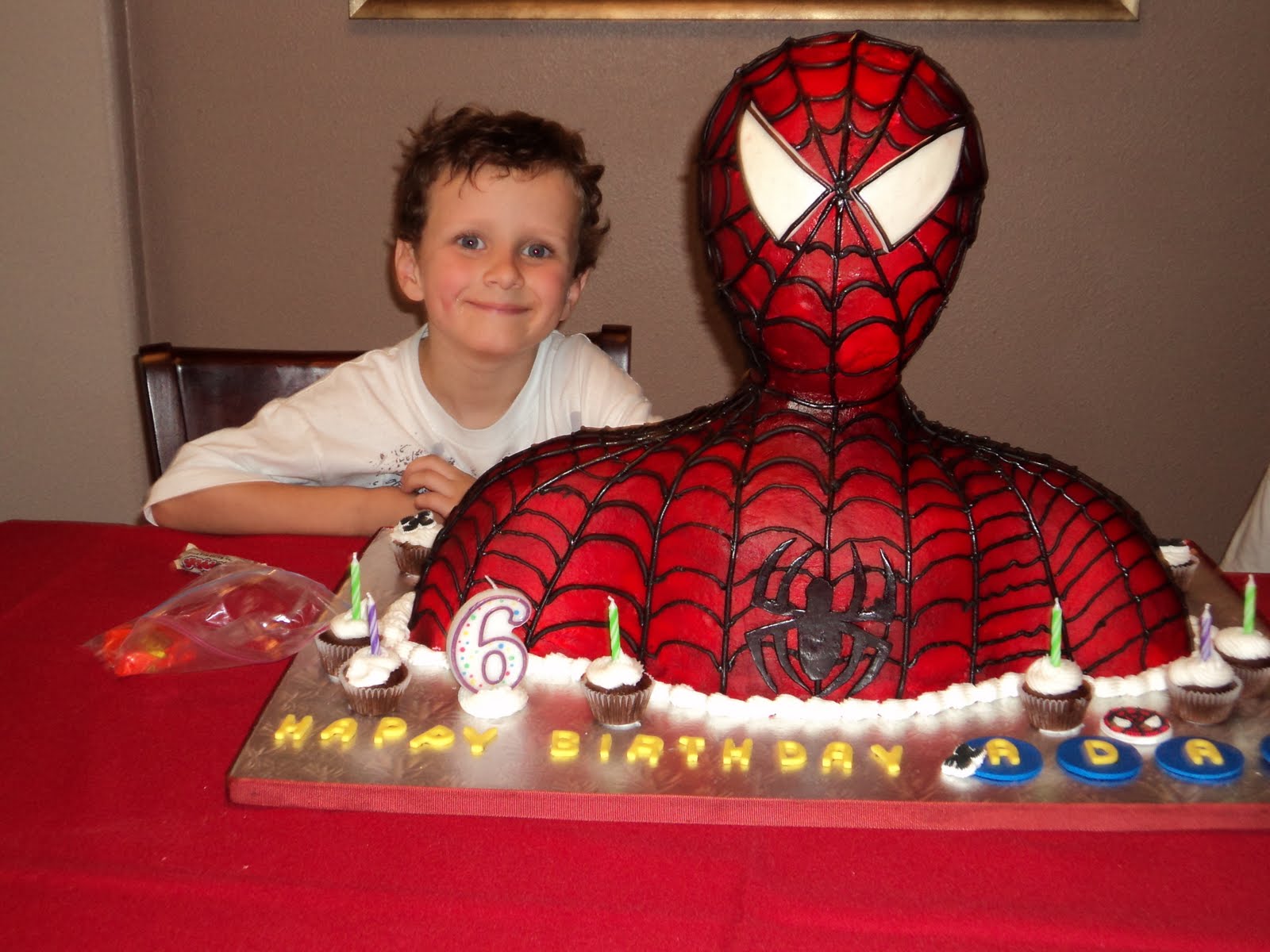Детские дни рождения 8 лет мальчику. Интересный торт для мальчика 9 лет. Торт для мальчика 8 лет на день рождения. Тортик на день рождения мальчику 8 лет. Красивый торт на день рождения мальчику 7 лет.