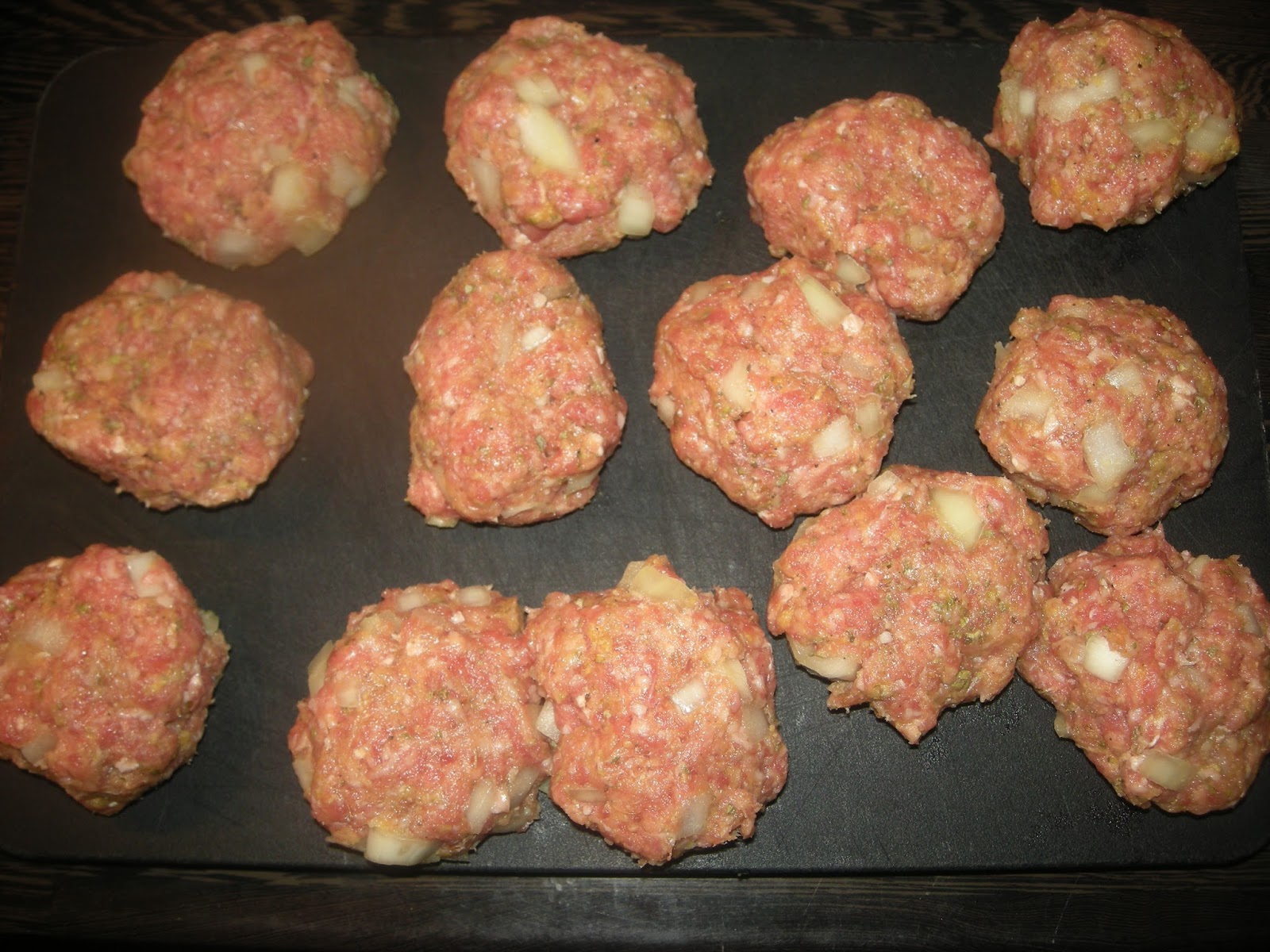 Heiner kocht! : Frikadellen-Kartoffelpfanne mit Bohnen und Champignons ...