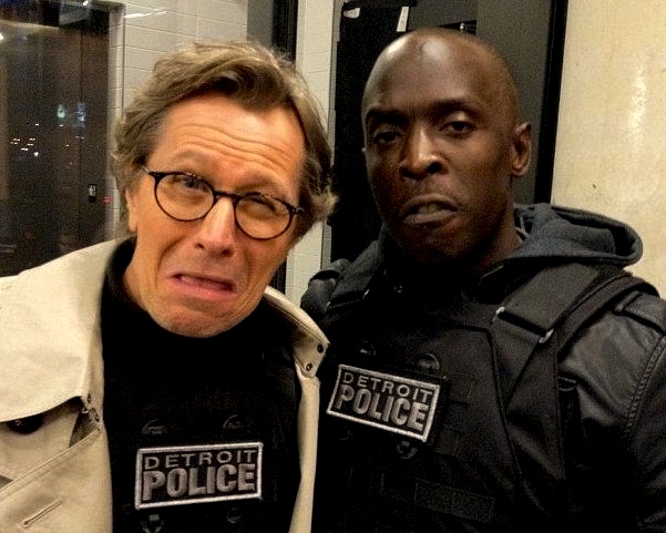 GARY-OLDMAN_MICHAEL-K-WILLIAMS_ROBOCOP_SET.jpg