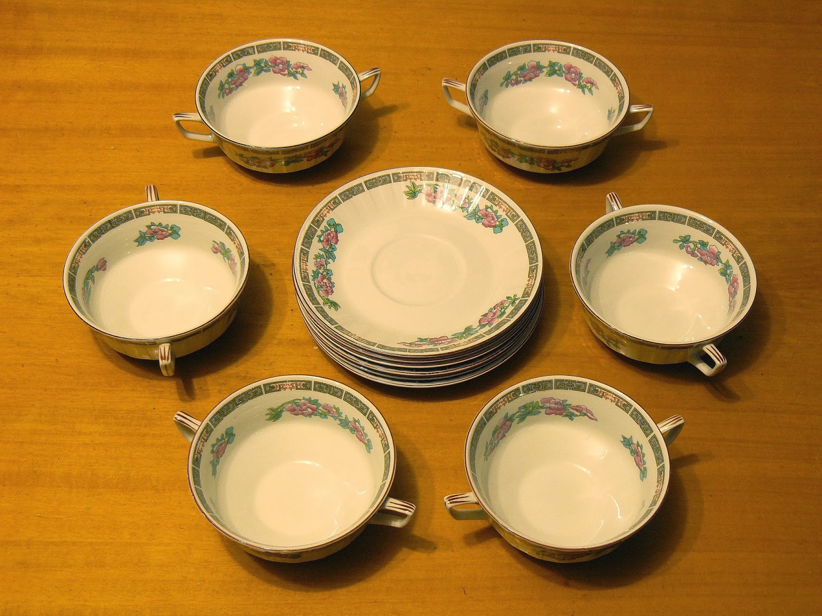 Articulos en Venta en Ebay Tazones y platos de consome Spanish Crown