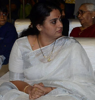 Beautiful Indian Actress Pavitra Lokesh Stills In White Saree Navel Queens Beautiful Indian Actress Pavitra Lokesh Stills In White Saree Navel Queens