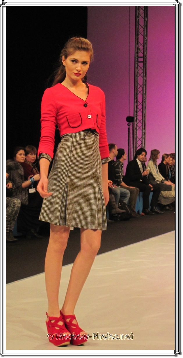 Red Shirt Girl - Collection Premiere Moscow 2012