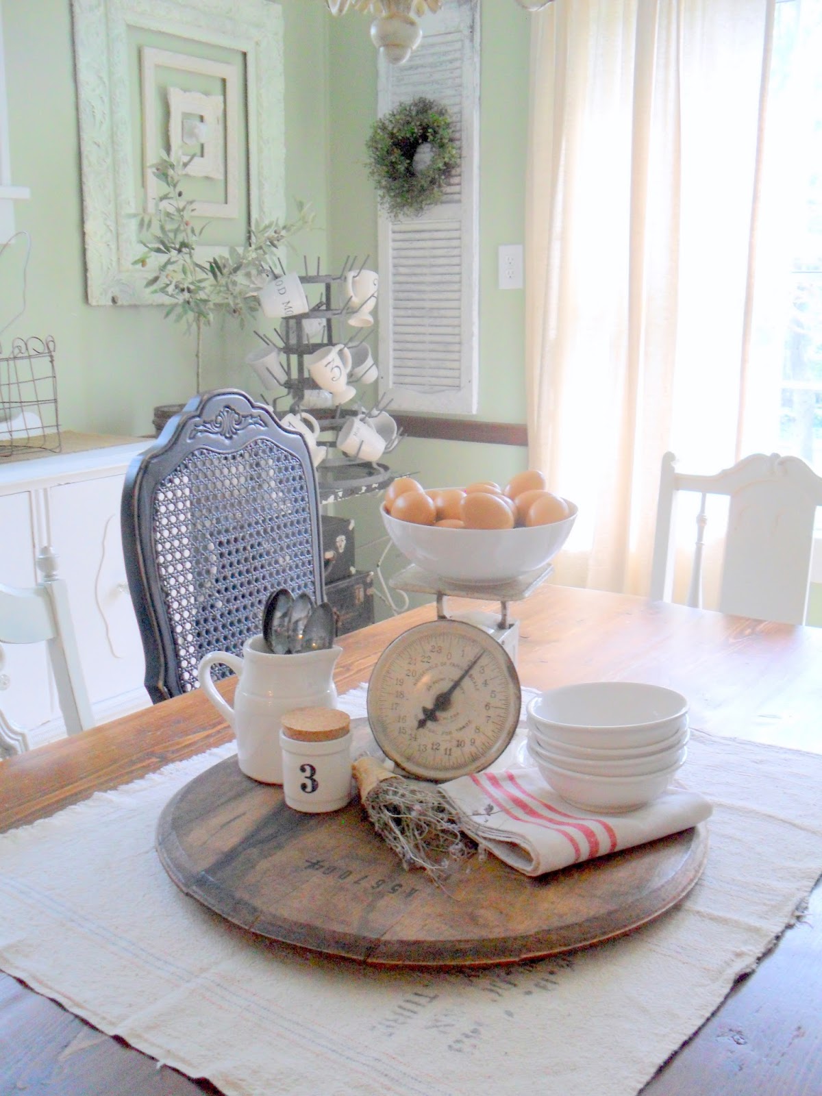 must love junk: Farmhouse Table Centerpiece