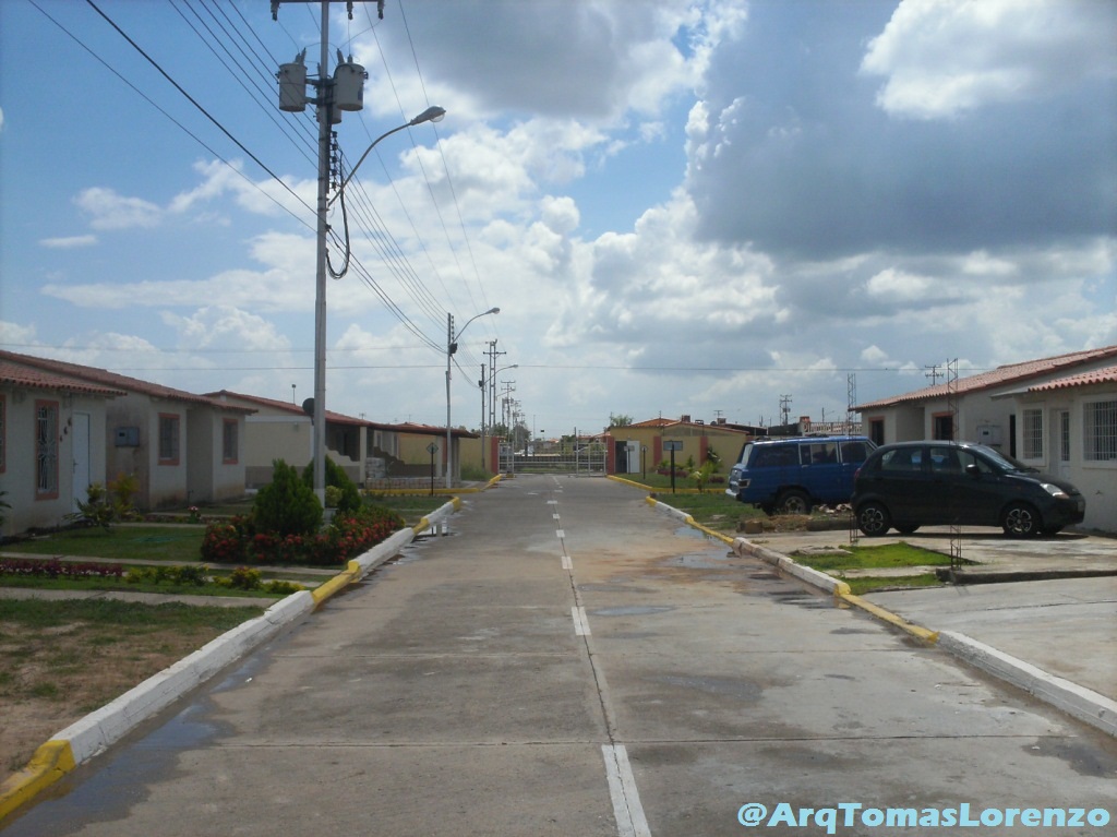 Maturín Smart City Nuevas urbanizaciones con calles sin aceras ni árboles
