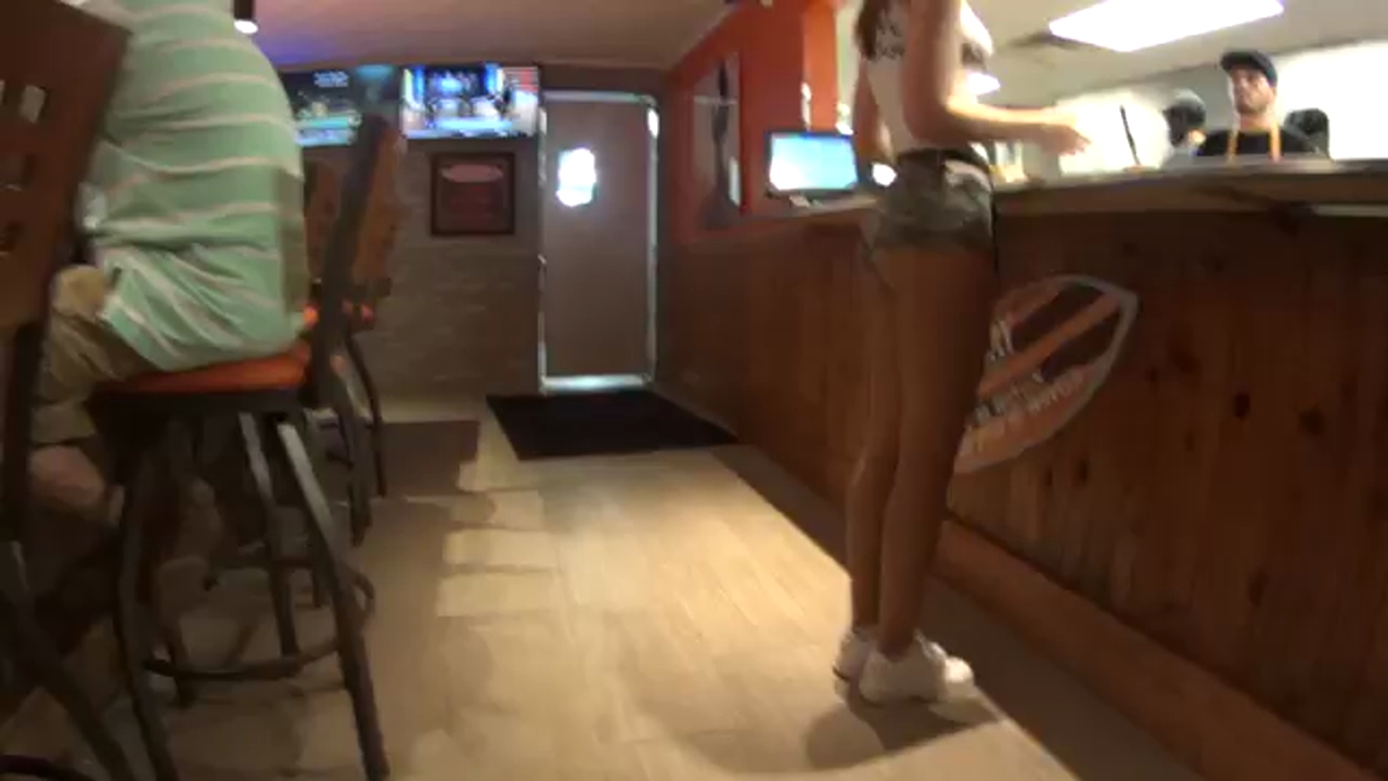 On Video Beautiful Teen Waitres 26