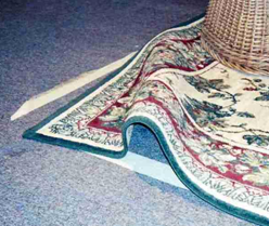 Karpet Terlipat membahayakan keselamatan kerja