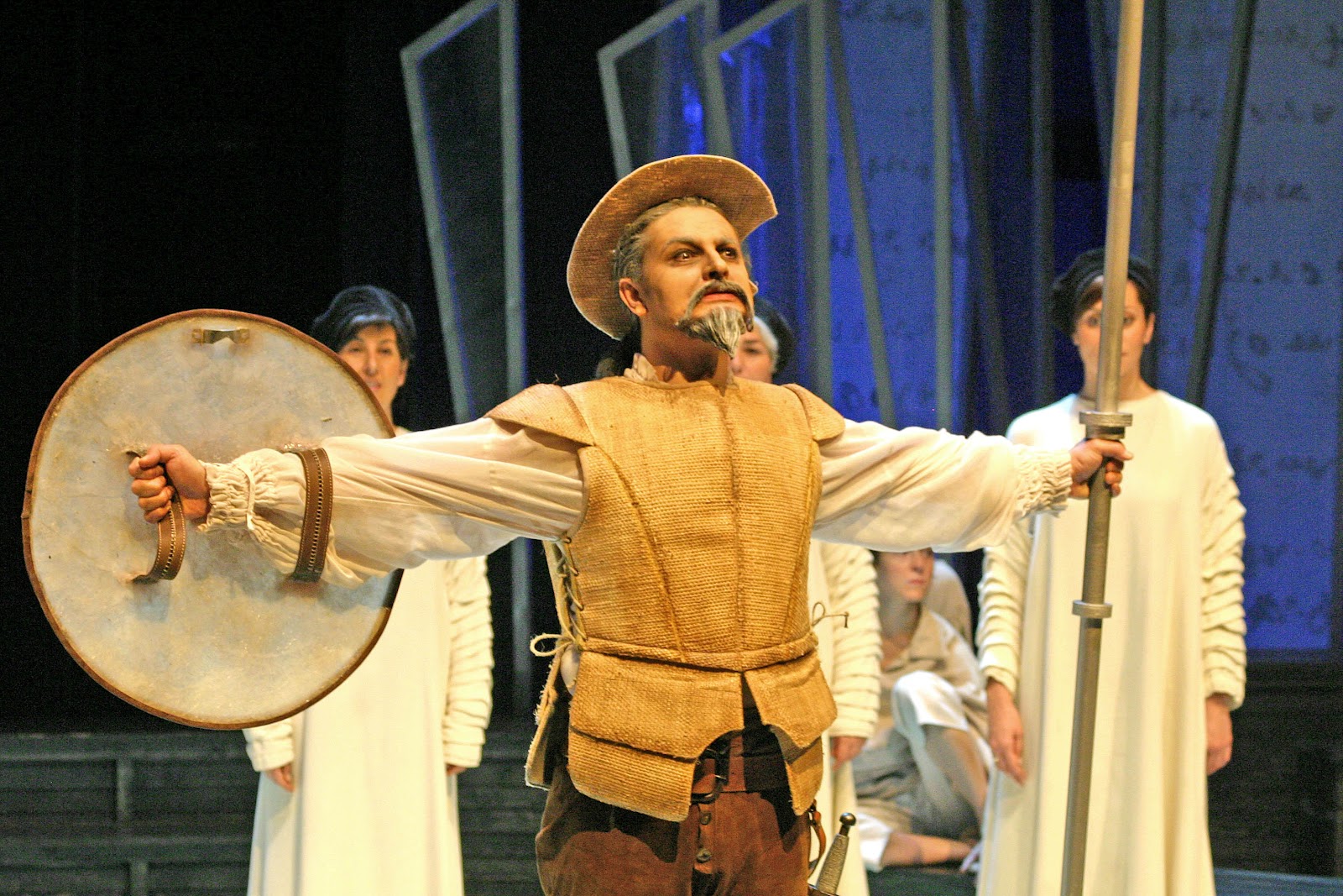 Música, arte y cultura: ELEGÍACO Y EQUILIBRADO DON QUIJOTE EN EL TEATRO ...