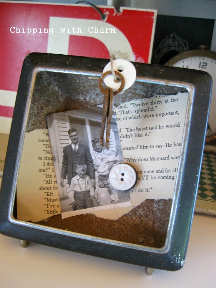 Chipping with Charm:  Empty Clock Photo Holder...http://chippingwithcharm.blogspot.com/