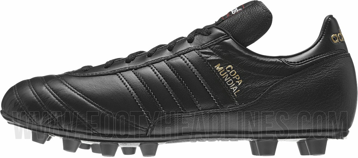 Footy News: BLACKOUT ADIDAS COPA MUNDIAL BOOT