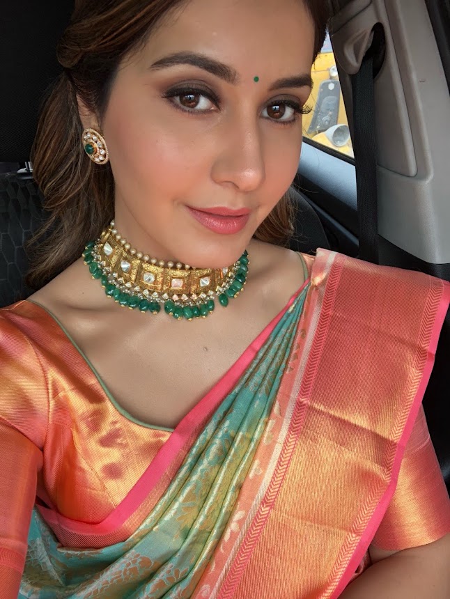 Raashi Khanna at Kalyanalakshmi Shopping Mall inauguration