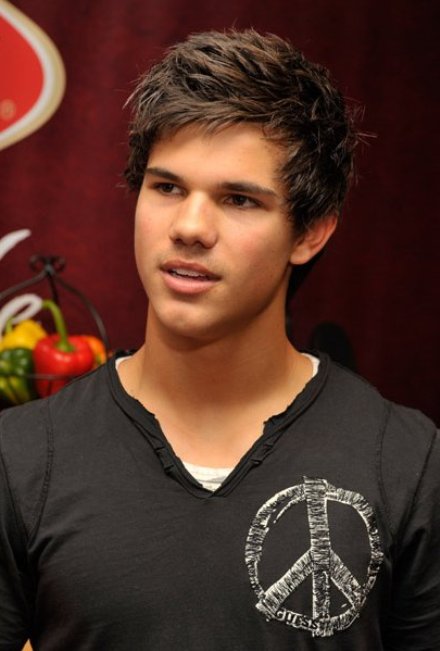 The Fascinating Story of Taylor Lautner: From Hollywood Heartthrob to Successful Businessman
